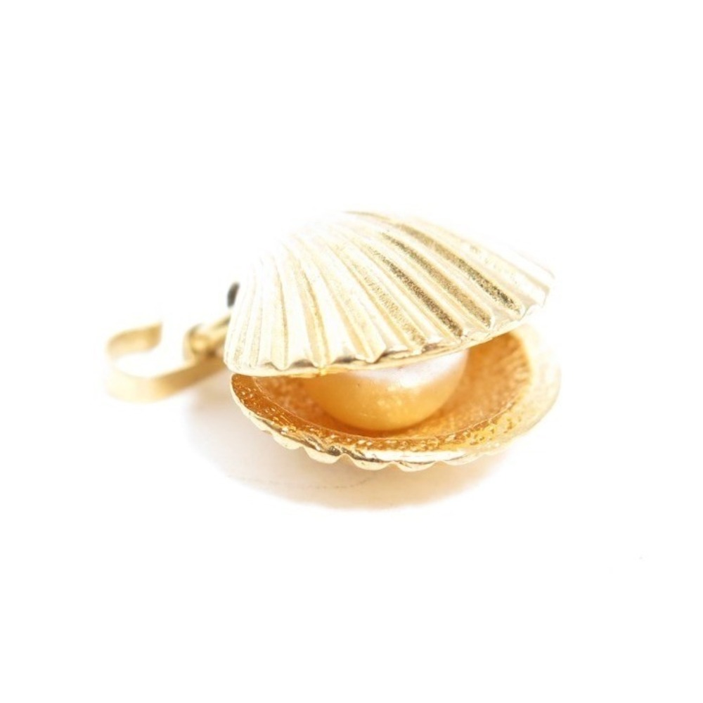 Vintage Gold Plated Clam Shell with‎ faux Pearl inside Necklace Pendant